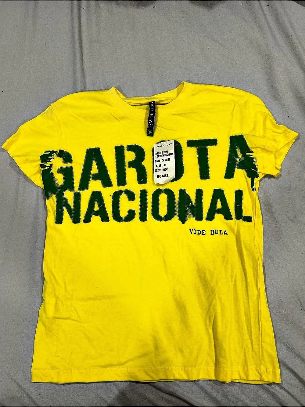 VIDE BULA Feminel T-Shirt Garota Nacional Graphic Tee in Yellow & Green Size